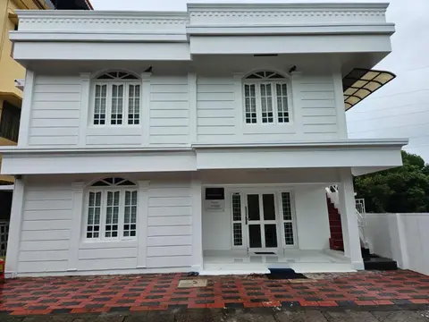 White House homestay kochi