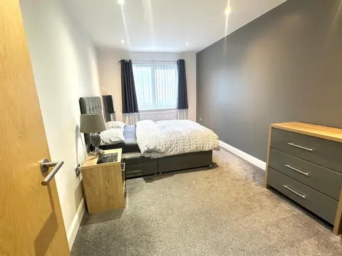 Silver Bay Apartment - Central, Private Parking