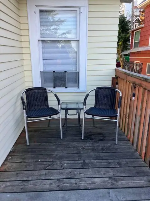 Seattle-Queen Anne--7 BR 3 BA--One Block to SPU