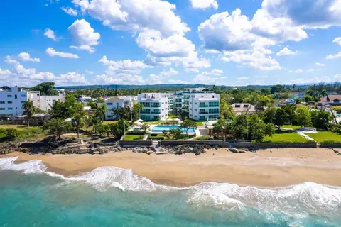 3-Bed Condo Steps from the Sand