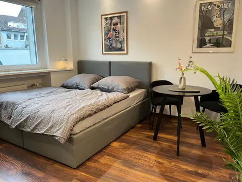 HoliDeis Cologne City Club-Apartment