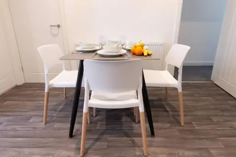 Suite 1 - Cosy Room for a Perfect Wigan Stay