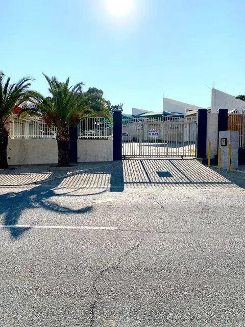 2 Bedroom Apt Whk West