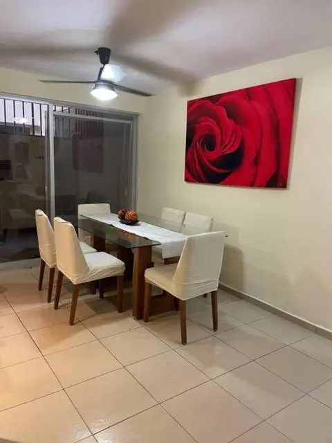 Casa entera en fraccionamiento bahia azul