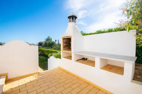 Casa Filipa Lower Floor - Charming 3-Bedroom Villa with Heated Pool