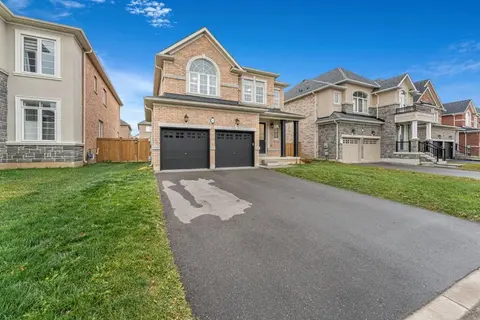 Luxurious 4 Bedroom Home In Hamilton, Sleeps 10