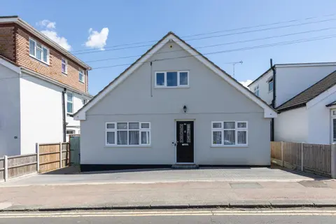 Stunning Spacious 4 Bed bungalow