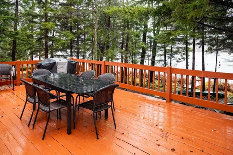 Lakefront Chalet - 3BR, Private Dock, Sleeps 10