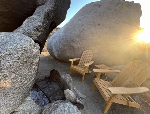 A Cozy Sunrise Glamping Escape with Panoramic View