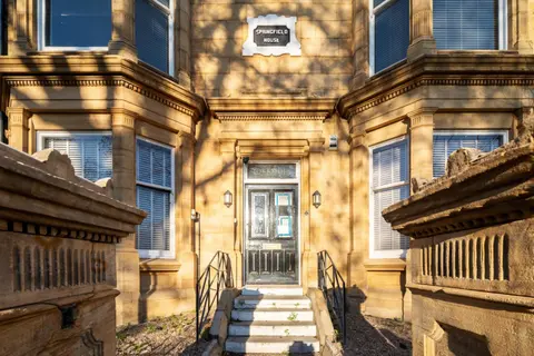 Stunning Doncaster City Centre Apartment, with 2 Double beds