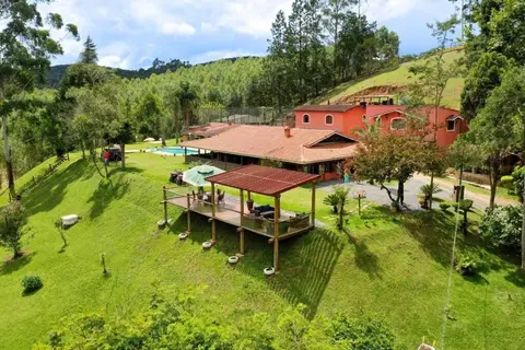 Chácara Ibiúna Fazenda Vale Dourado