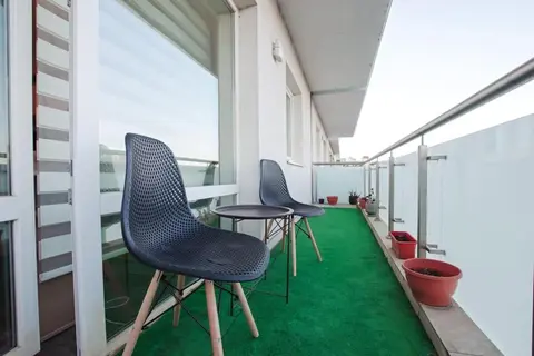 Velvet Snug - center