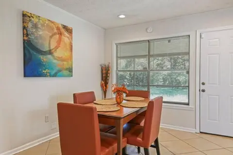 Charming 3 BR home with WiFi, AC in Montgomery