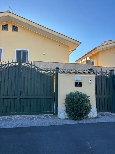 Carolas Luxury House