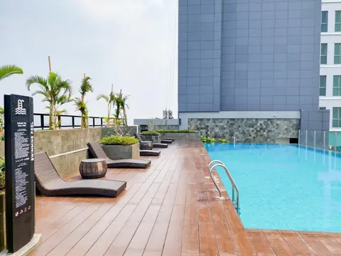 Japanese Cozy Style Studio at Bintaro Embarcadero Apartment By Travelio