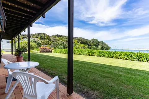 Beachfront Marvel - Mangawhai Heads holiday unit