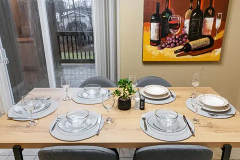 Comfortable, Spacious 3 bedroom Home
