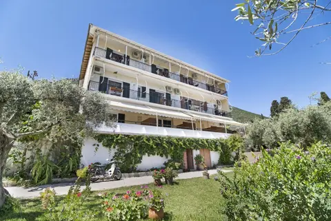 Tasoula's Vista Studio 1