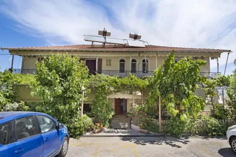 Tasoula's Vista Studio 2