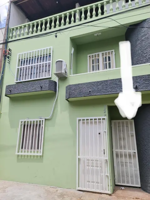 Casa ampla e bem localizada