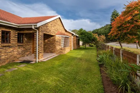 3 bedroom villa with pool