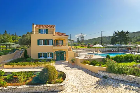 Villa Emelisse by Villa Plus