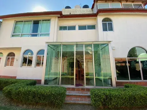 Luxury villa with pool - 14 bedrooms Cholula