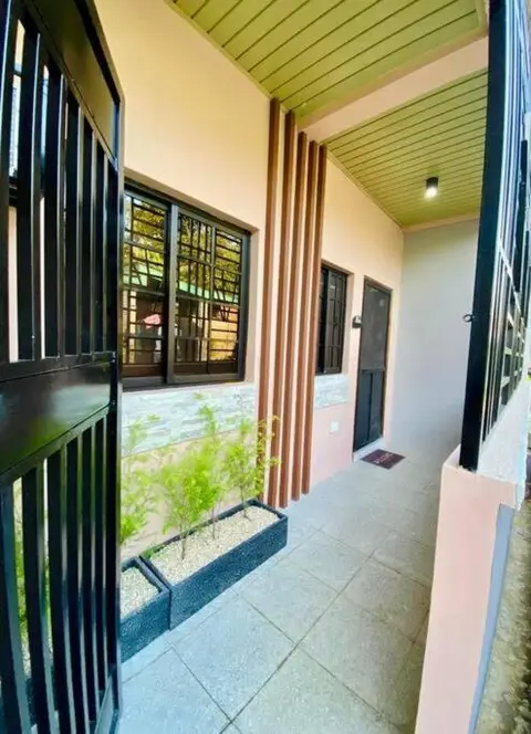 FYLL Homes - Francheska Suite Stylish 1-Bed Apartment with FREE parking in Cavinti Near Hulugan Falls