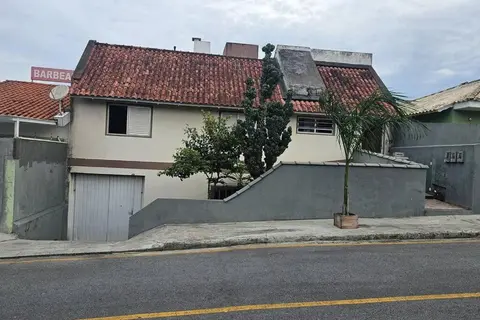 Residência Avila 1 - Ipê Branco