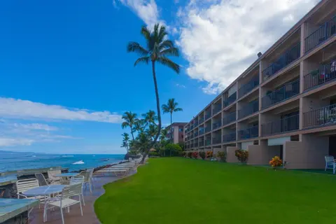 Kaleialoha 403 · Remodeled 1BD w Mountain Views Pool AC