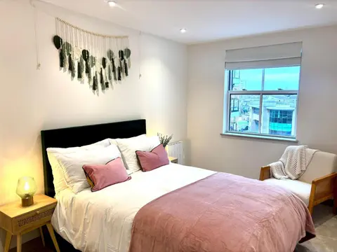 Poole Quay Seaside Escape-free parking 3 mins away