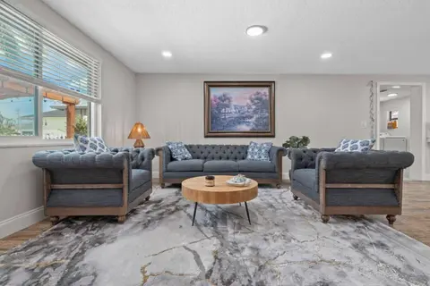 Villa Walk to Beach, Pool, Kayak, Games Great for Family Vacations