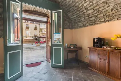 Madalen Guest House