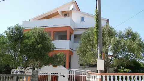 Apartments Mira