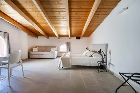 Palazzo della Torre 201– Modern Historic Apartment