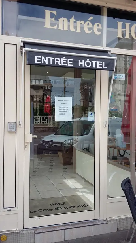 Hotel De La Mer