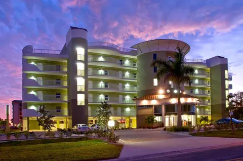 Crystal Palms Beach Resort