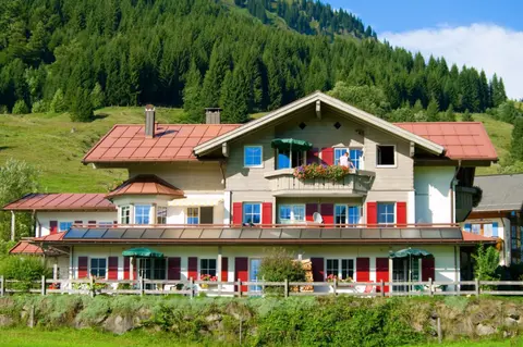 Alpenrösle Ferienwohnungen - Berge - Ruhe - Traumaussicht 1-, 2- und 3-Raum-Wohnungen, Panoramasauna