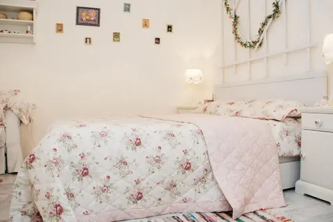 Romantic apartment near Opera with Air-conditioning