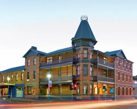Ikon Hotel