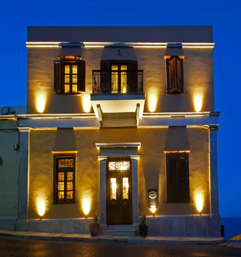 Arion Syros Luxury Rooms and Suites