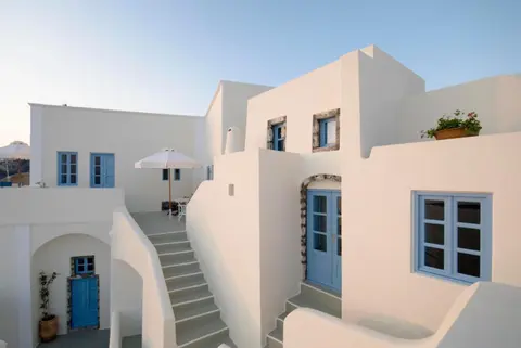 Pantelia Suites