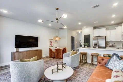 Walk to Biloxi Beach Fun! Chic & Updated Townhome
