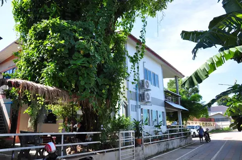 The Rim Riverside Guest House