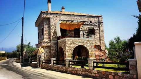 Niko's Stone Guest House