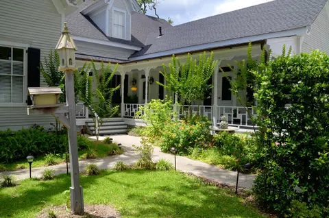 Grand Magnolia Ballroom & Suites