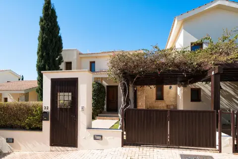 2 bedroom Villa Kornos with private pool and golf views, Aphrodite Hills Resort