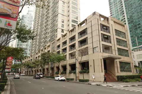 Modern Asian Condo at Forbeswood Parklane The Fort BGC