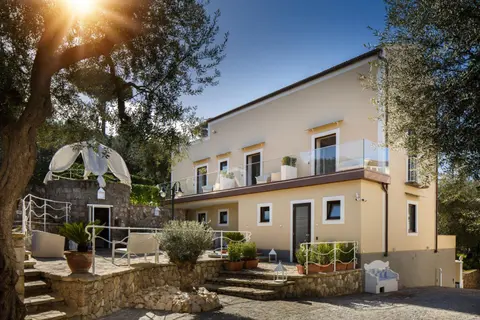 MelRose Relais