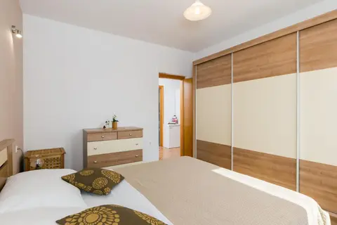 Apartments Oliva